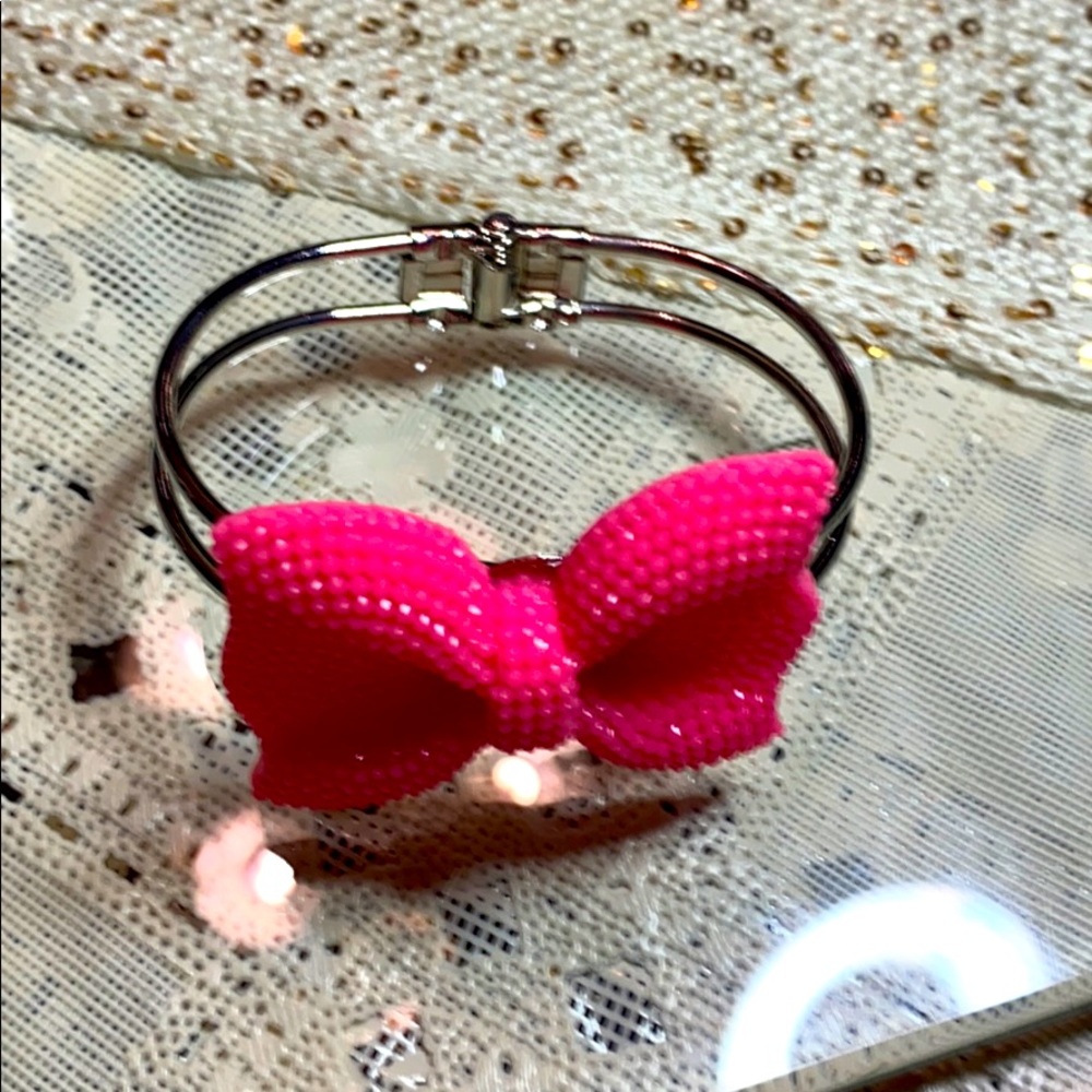 Pink bow bracelet
